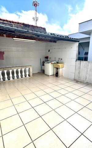 Casa à venda com 125m², 2 quartos e 2 vagas Casa à venda com 125m², 2 quartos e 2 vagasVaranda