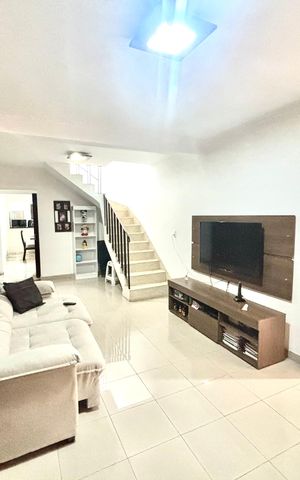 Casa à venda com 125m², 2 quartos e 2 vagas Casa à venda com 125m², 2 quartos e 2 vagasSala