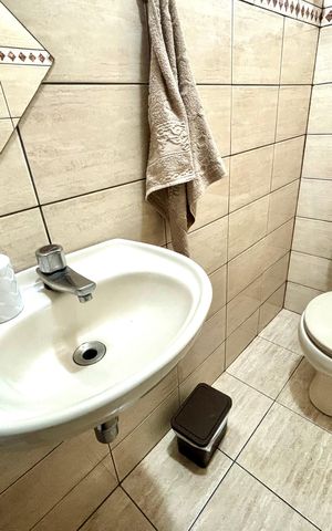 Casa à venda com 125m², 2 quartos e 2 vagas Casa à venda com 125m², 2 quartos e 2 vagasBanheiro 1