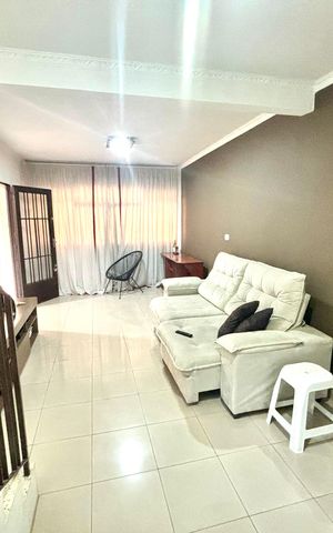 Casa à venda com 125m², 2 quartos e 2 vagas Casa à venda com 125m², 2 quartos e 2 vagasSala