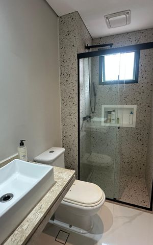 Apartamento à venda com 94m², 2 quartos e 2 vagas Apartamento à venda com 94m², 2 quartos e 2 vagasBanheiro