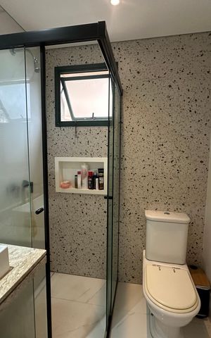 Apartamento à venda com 94m², 2 quartos e 2 vagas Apartamento à venda com 94m², 2 quartos e 2 vagasBanheiro da Suíte