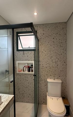 Apartamento à venda com 94m², 2 quartos e 2 vagas Apartamento à venda com 94m², 2 quartos e 2 vagasBanheiro da Suíte