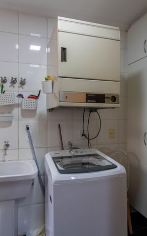 Casa à venda com 330m², 3 quartos e 4 vagasArea de Serviço 