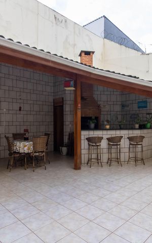 Casa à venda com 330m², 3 quartos e 4 vagasArea Externa