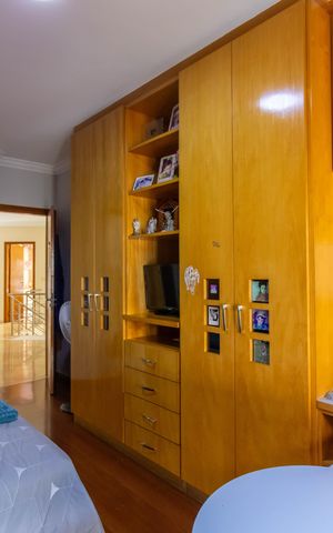 Casa à venda com 330m², 3 quartos e 4 vagasSuíte 3
