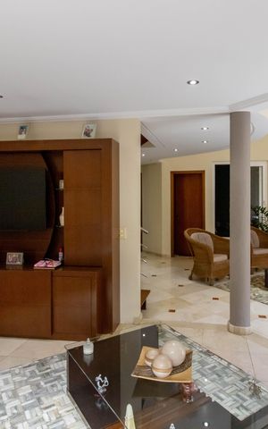 Casa à venda com 330m², 3 quartos e 4 vagasSala de Tv