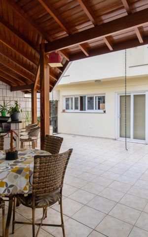 Casa à venda com 330m², 3 quartos e 4 vagasArea Externa