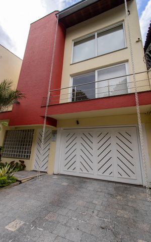 Casa à venda com 330m², 3 quartos e 4 vagasEntrada