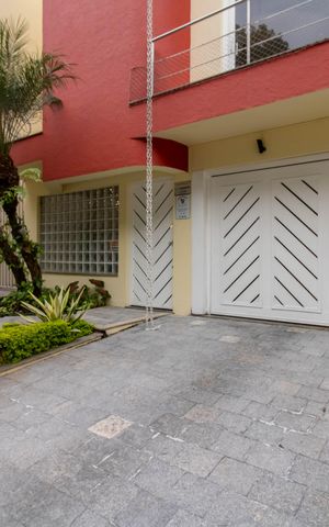 Casa à venda com 330m², 3 quartos e 4 vagasEntrada