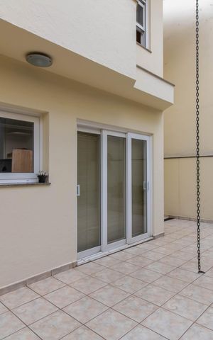 Casa à venda com 330m², 3 quartos e 4 vagasArea Externa