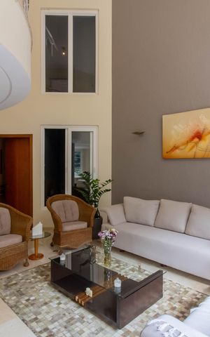 Casa à venda com 330m², 3 quartos e 4 vagasSala