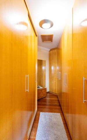 Casa à venda com 330m², 3 quartos e 4 vagasSuíte 1