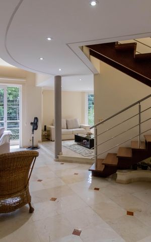 Casa à venda com 330m², 3 quartos e 4 vagasSala 