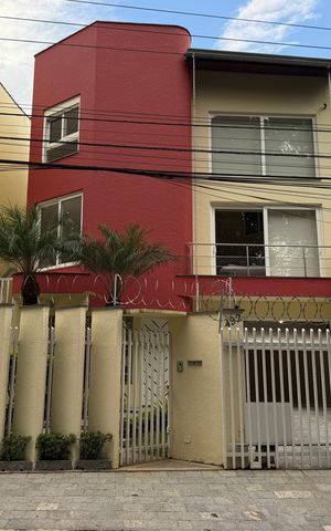 Casa à venda com 330m², 3 quartos e 4 vagasFachada 