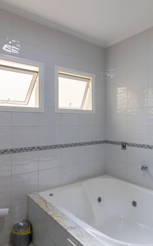 Casa à venda com 330m², 3 quartos e 4 vagasSuíte 1