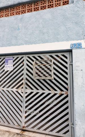 Casa à venda com 200m², 5 quartos e 4 vagasFachada