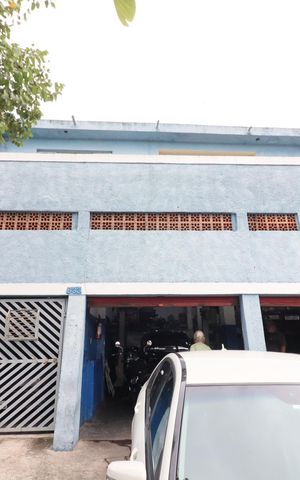Casa à venda com 200m², 5 quartos e 4 vagasFachada
