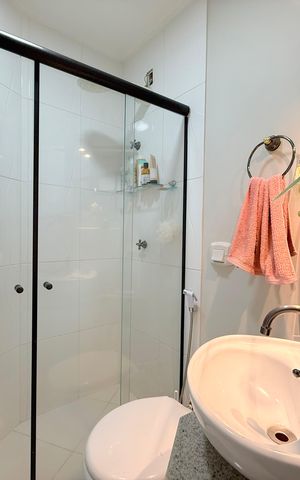 Apartamento à venda com 120m², 2 quartos e 2 vagas Apartamento à venda com 120m², 2 quartos e 2 vagasBanheiro