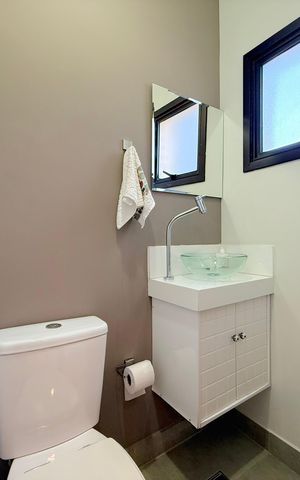 Apartamento à venda com 120m², 2 quartos e 2 vagas Apartamento à venda com 120m², 2 quartos e 2 vagasBanheiro