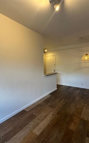 Apartamento para alugar com 78m², 2 quartos e 1 vagaSala