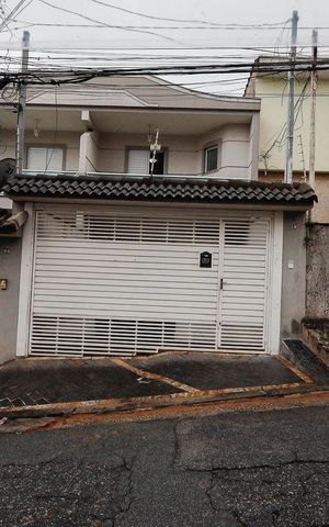 Casa à venda com 220m², 3 quartos e 2 vagas