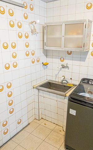 Casa à venda com 360m², 5 quartos e 3 vagas Casa à venda com 360m², 5 quartos e 3 vagasÁrea de Serviço