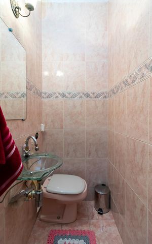 Casa à venda com 500m², 3 quartos e 3 vagasLavabo 1