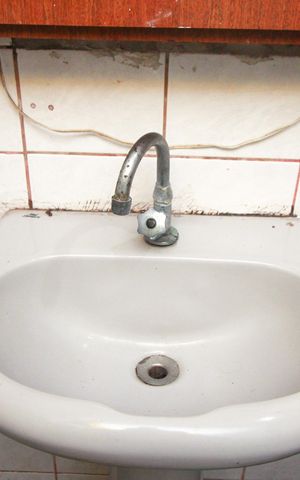 Casa para alugar com 60m², 1 quarto e 3 vagasBanheiro