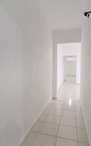 Casa à venda com 100m², 3 quartos e 1 vagaCorredor