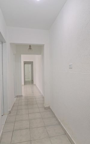 Casa à venda com 100m², 3 quartos e 1 vagaCorredor