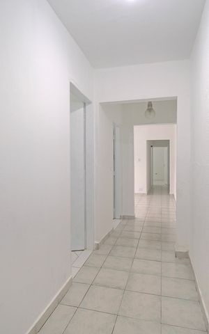 Casa à venda com 100m², 3 quartos e 1 vagaCorredor