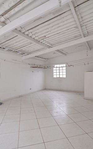 Casa à venda com 100m², 3 quartos e 1 vagaÁrea de Serviço