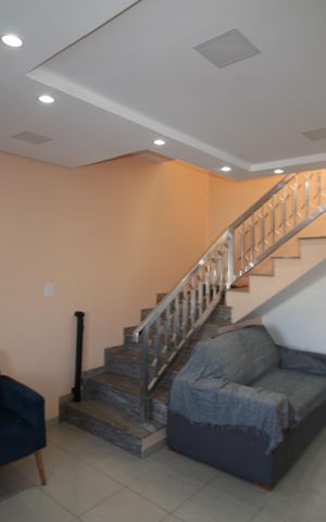 Casa à venda com 125m², 3 quartos e 2 vagasSala