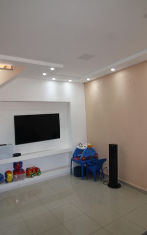 Casa à venda com 125m², 3 quartos e 2 vagasSala