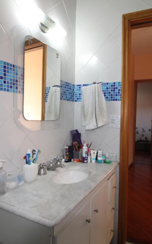 Casa à venda com 125m², 3 quartos e 2 vagasBanheiro 1