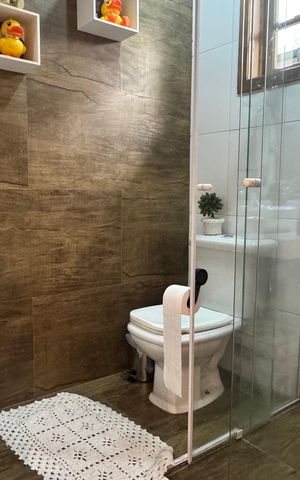 Casa à venda com 280m², 3 quartos e 3 vagas Casa à venda com 280m², 3 quartos e 3 vagasBanheiro