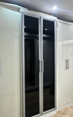 Casa à venda com 280m², 3 quartos e 3 vagas Casa à venda com 280m², 3 quartos e 3 vagasQuarto 2