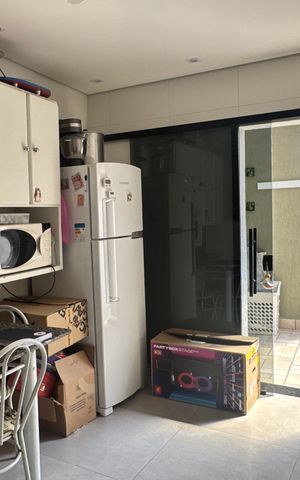 Casa à venda com 280m², 3 quartos e 3 vagas Casa à venda com 280m², 3 quartos e 3 vagasCozinha de apoio