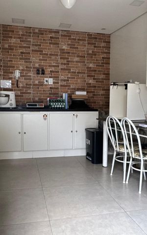 Casa à venda com 280m², 3 quartos e 3 vagas Casa à venda com 280m², 3 quartos e 3 vagasCozinha de apoio