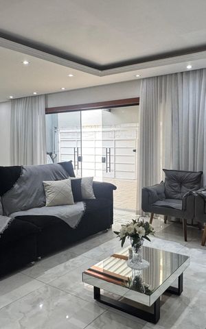 Casa à venda com 280m², 3 quartos e 3 vagas Casa à venda com 280m², 3 quartos e 3 vagasSala