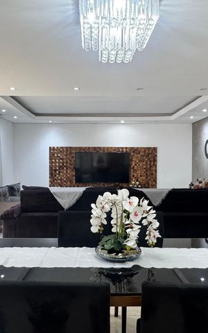 Casa à venda com 280m², 3 quartos e 3 vagas Casa à venda com 280m², 3 quartos e 3 vagasSala de jantar