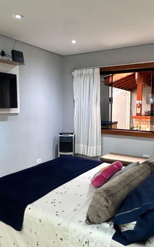 Casa à venda com 280m², 3 quartos e 3 vagas Casa à venda com 280m², 3 quartos e 3 vagasSuite