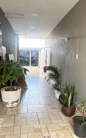 Casa à venda com 280m², 3 quartos e 3 vagas Casa à venda com 280m², 3 quartos e 3 vagasQuintal