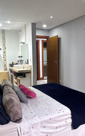 Casa à venda com 280m², 3 quartos e 3 vagas Casa à venda com 280m², 3 quartos e 3 vagasSuite