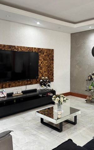 Casa à venda com 280m², 3 quartos e 3 vagas Casa à venda com 280m², 3 quartos e 3 vagasSala