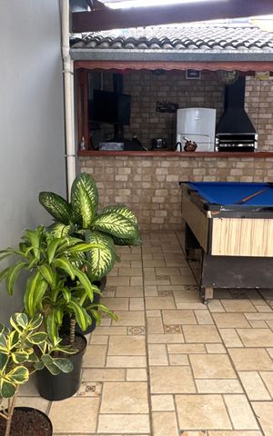 Casa à venda com 280m², 3 quartos e 3 vagas Casa à venda com 280m², 3 quartos e 3 vagasÁrea gourmet