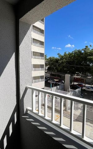 Apartamento à venda com 29m², 2 quartos e sem vaga Apartamento à venda com 29m², 2 quartos e sem vagaVaranda