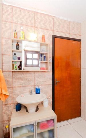 Casa à venda com 164m², 4 quartos e 2 vagas