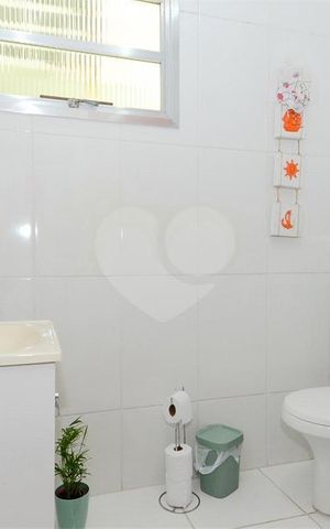 Casa à venda com 164m², 4 quartos e 2 vagas